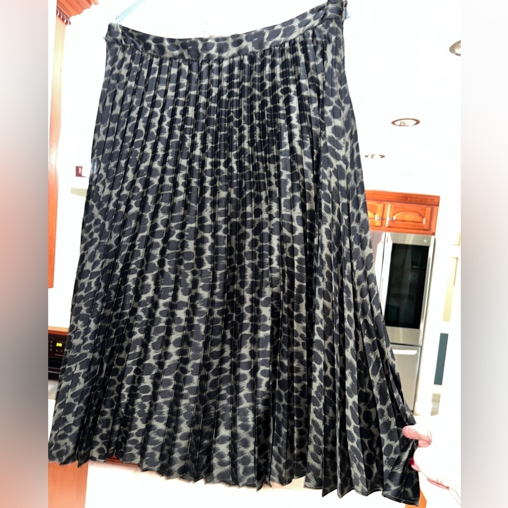 BANANA REPUBLIC Animal Print Green accordion pleated Skirt